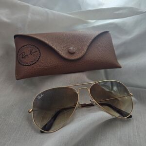 Ray Ban Aviator RB3025 Sunglasses 58-14 Light Brown Gradient Lenses. Unisex. EUC